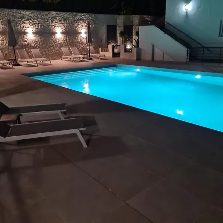 - Azulenacalpe * Κάλπε